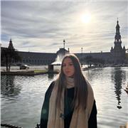 Ofrezco clases particulares para alumnos de Primaria y la ESO. Soy estudiante en doble grado de educación Primaria e Infantil